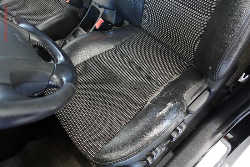Kia Sportage (2005) 2.0i 4x4, AC, temp, tažné - fotka 10 z 20