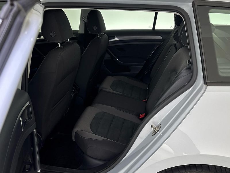 Volkswagen Golf Maraton Edition - fotka 8 z 29