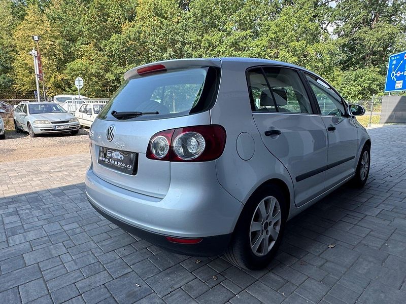Volkswagen Golf (2005) 1.4 - fotka 5 z 23