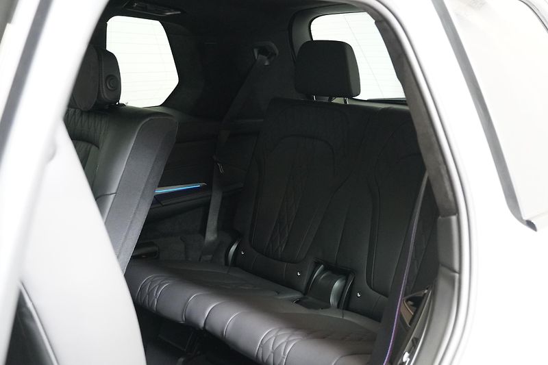 BMW X7 Xdrive40i,Mpaket,ČR,Iconic-G - fotka 29 z 49