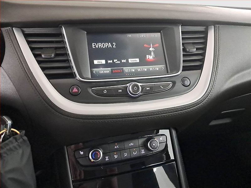 Opel Grandland X (2022) 1.2 Turbo, Serv.kniha - fotka 12 z 20