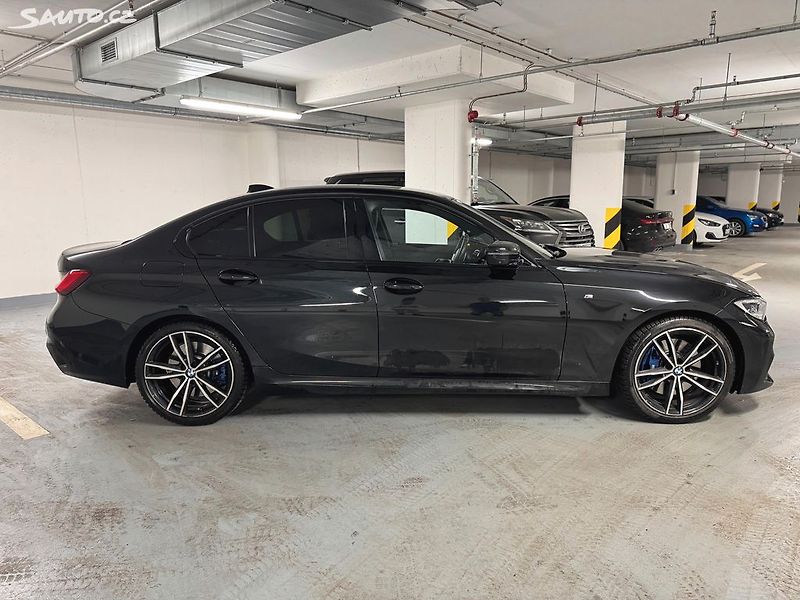 BMW Řada 3 330XD M-Sport 195kW - fotka 9 z 37
