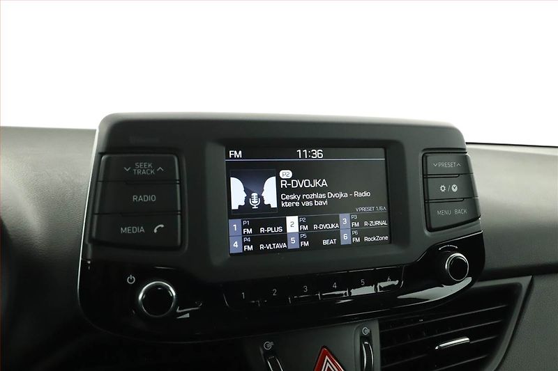 Hyundai i30 (2018) Comfort 1.0 T-GDI, Serv.kniha - fotka 9 z 13