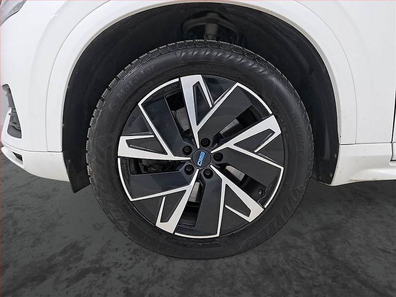 Volvo XC90 (2020) B5 AWD - fotka 15 z 24