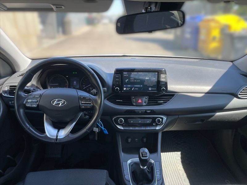 Hyundai i30 1,0 TGDI 120 Comfort - fotka 9 z 11