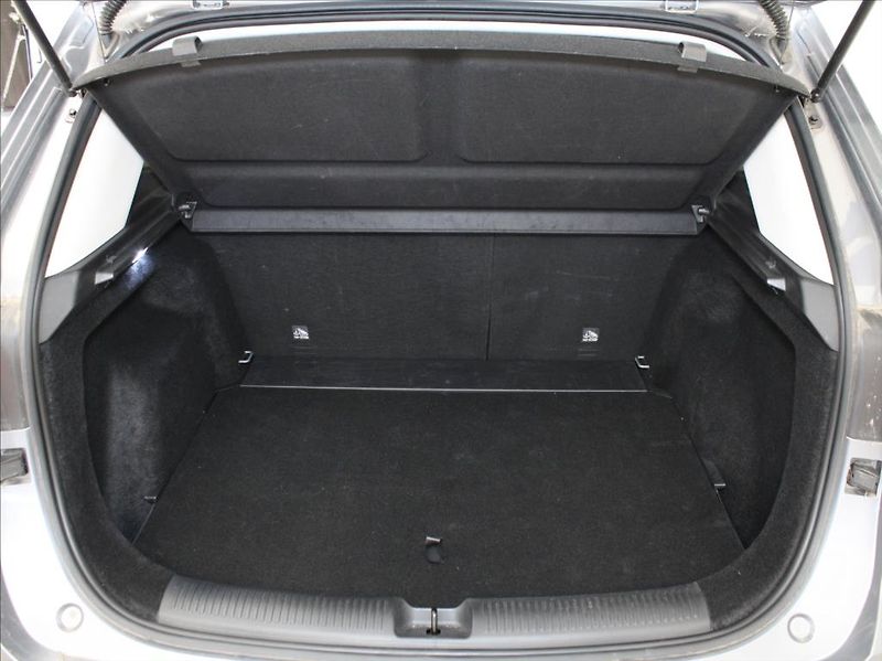 MG ZS 1,5 i 85kW Elegance 26tkm.ČR - fotka 25 z 27