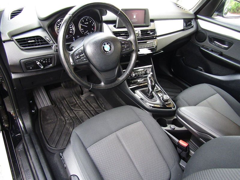 BMW Řada 2 (2019) GT 216D AUTOMAT - fotka 13 z 37