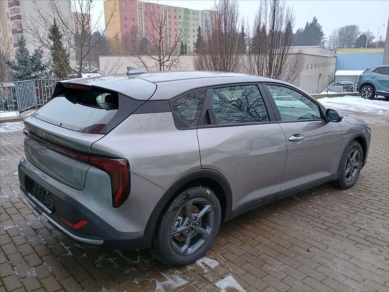 Kia K4 (2026) 1.6 T-GDi GPF 7DCT SPIN 110 KW - fotka 2 z 7