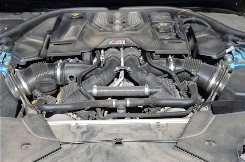 BMW M5 (2021) 4,4 AT - fotka 9 z 19