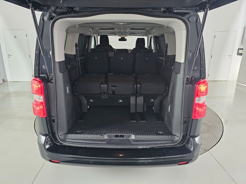 Toyota ProAce Verso (2024) 2.0D 106kW FAMILY 8S WEBASTO - fotka 34 z 35