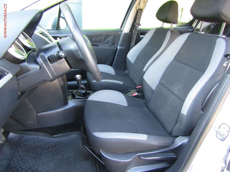 Peugeot 207 (2008) 1.4 i, Klima - fotka 9 z 16