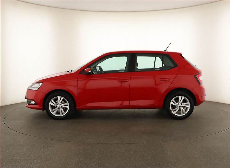 Škoda Fabia (2020) 1.0, ČR,1.maj, Park. senzory - fotka 3 z 13