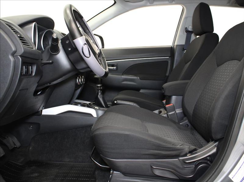 Mitsubishi ASX 1,8 Di-D 110Kw 4x4 MT Tažné ČR - fotka 6 z 18