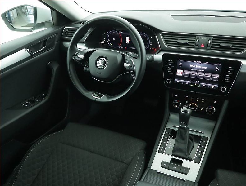 Škoda Superb (2022) Ambition 2.0 TDI - fotka 7 z 20