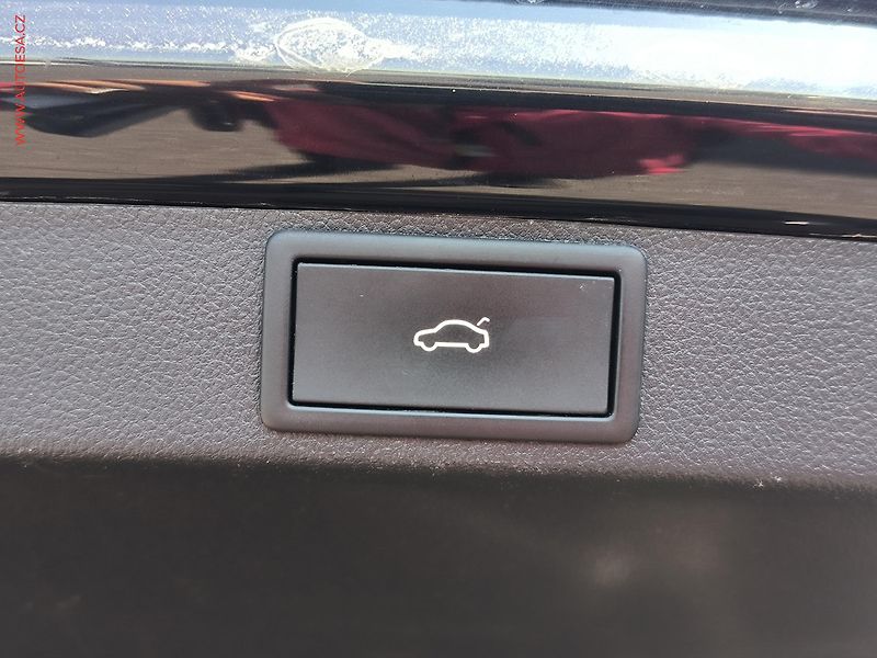 Škoda Octavia (2022) 2.0 TSi, RS, panor, Webasto - fotka 31 z 34