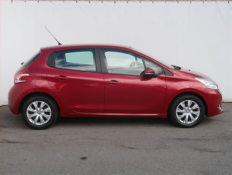 Peugeot 208 (2012) 1.2 PureTech, Serv.kniha - fotka 6 z 17