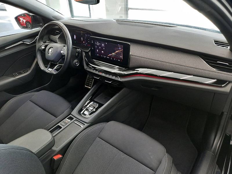 Škoda Octavia (2022) Combi Sportline 2.0 TSI 4x4 (1 - fotka 10 z 31