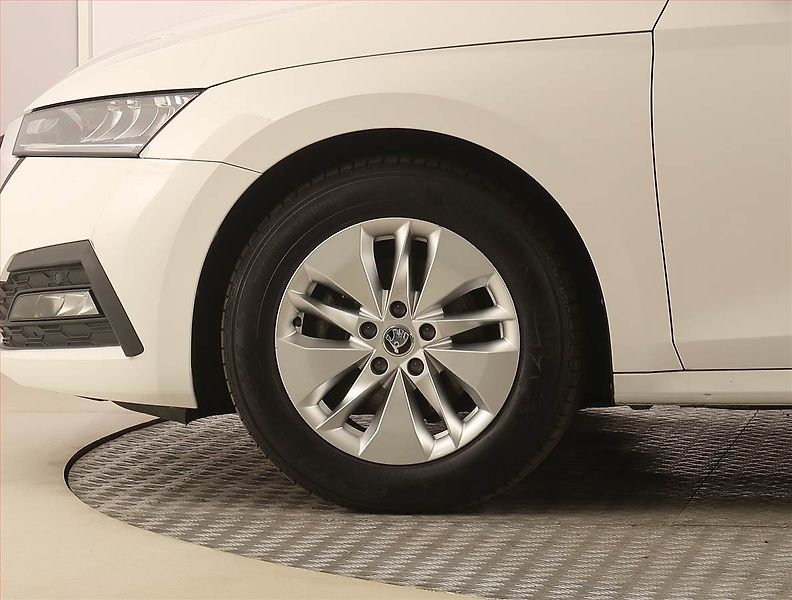 Škoda Octavia (2022) Style 1.0 TSI, Serv.kniha - fotka 14 z 26