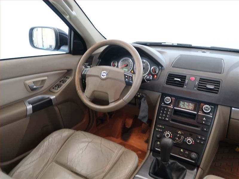 Volvo XC90 (2006) D5, 4X4, Tažné, slušný stav - fotka 7 z 12