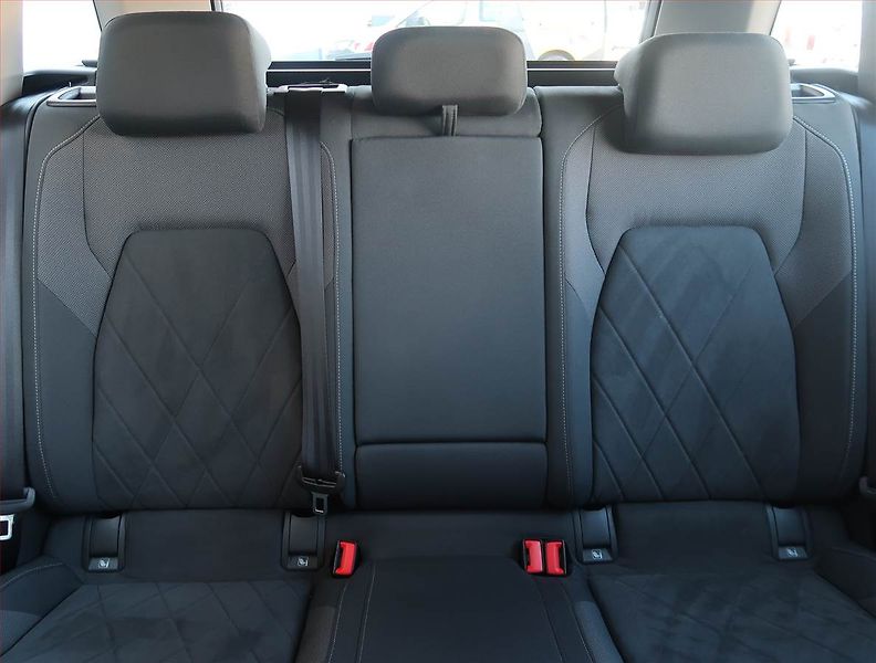 Volkswagen Golf (2021) Style 1.5 TSI, ČR,1.maj - fotka 10 z 19