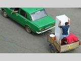 Nejvtipněji naložené vozy na silnicích. Nákladem je vše, co si zamanete.