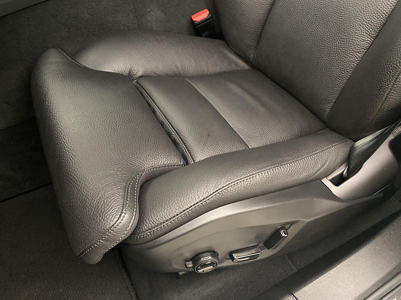 Volvo XC60 B5 AWD DARK PLUS AUT - fotka 25 z 53