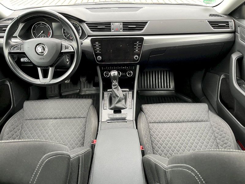 Škoda Superb (2018) Combi 2.0 TDI Style - fotka 5 z 33