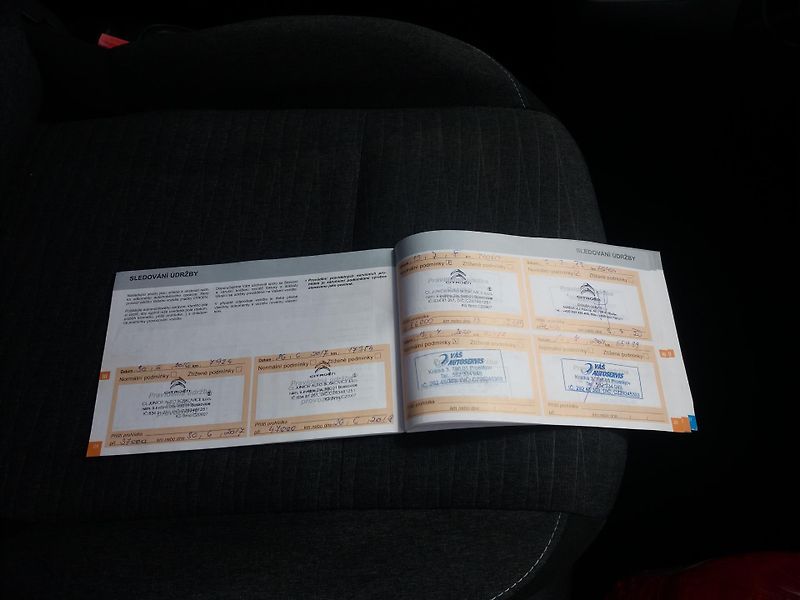 Citroën C3 Picasso 1.6VTi,1.MAJITEL,SERVI.KNÍŽKA! - fotka 22 z 26