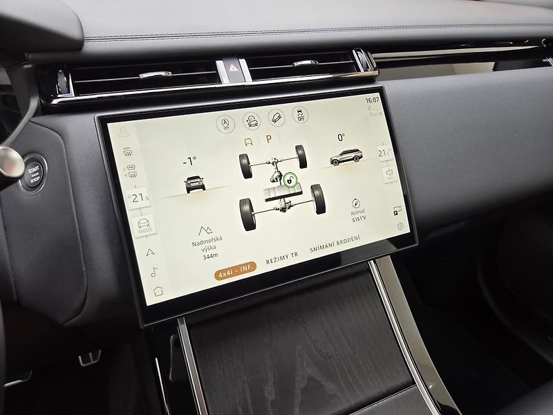 Land Rover Range Rover Velar (2026) P400e Dynamic SE PANO R21 TOP - fotka 31 z 61