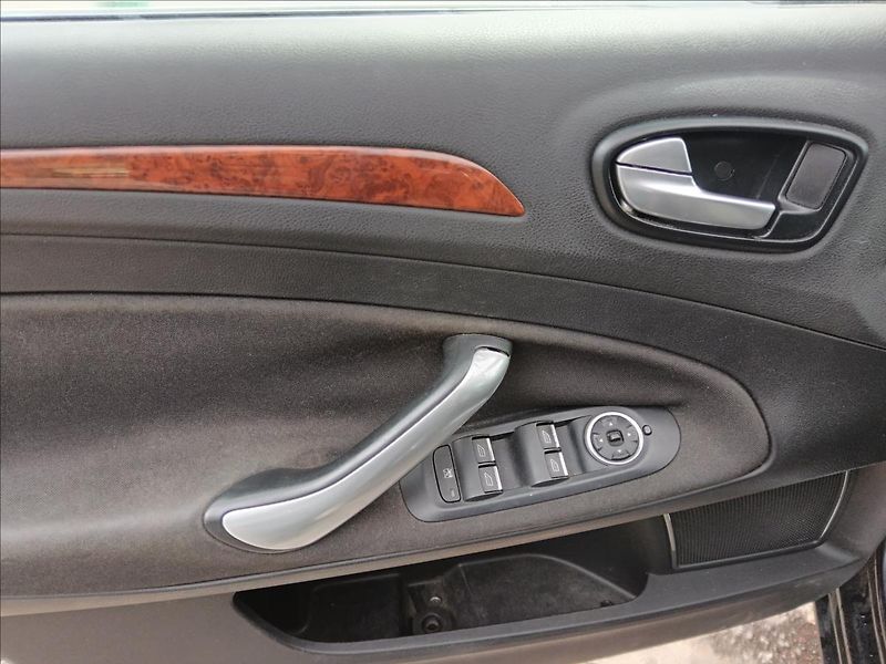 Ford Mondeo 2,0 TDCi  Limited Edition - fotka 17 z 20