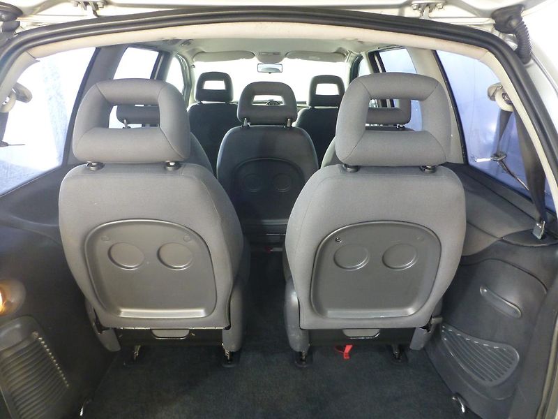 Ford Galaxy (2004) 1,9TDI*ALU*DIGI**TAŽNÉ**VYHŘ.S - fotka 21 z 24