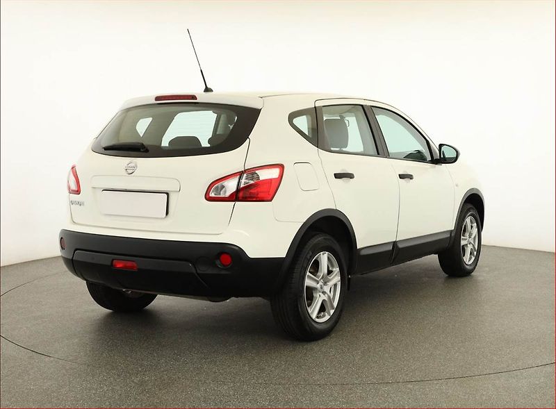 Nissan Qashqai (2013) 1.6, ČR,1.maj, Serv.kniha - fotka 5 z 13