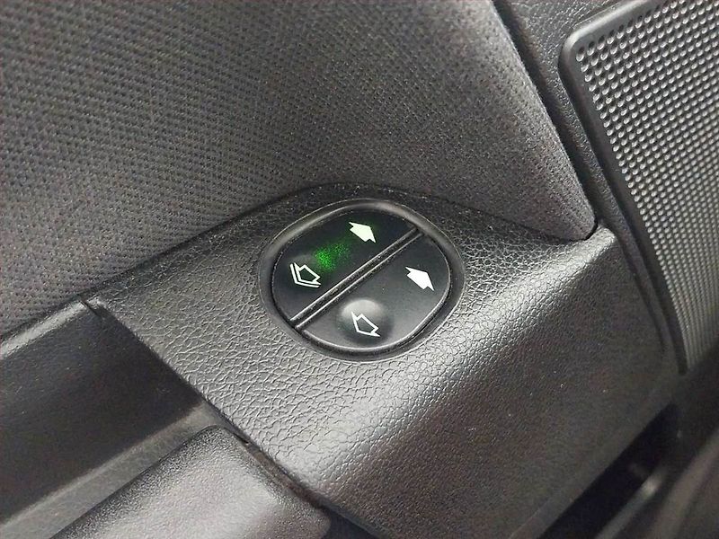 Ford Fusion (2011) 1.4, ČR,1.maj, Serv.kniha - fotka 16 z 18