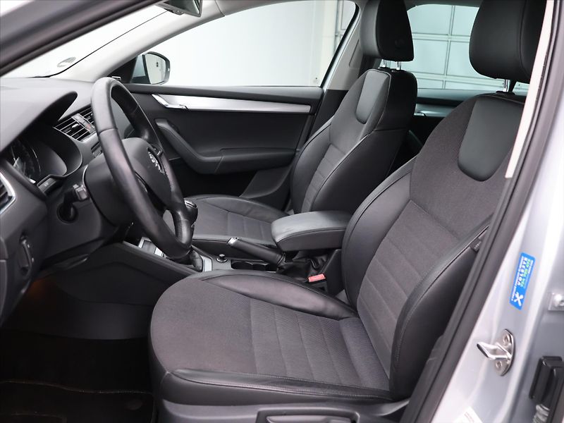Škoda Octavia 1,4 TSI 103kW Elegance+ Xenon - fotka 10 z 32