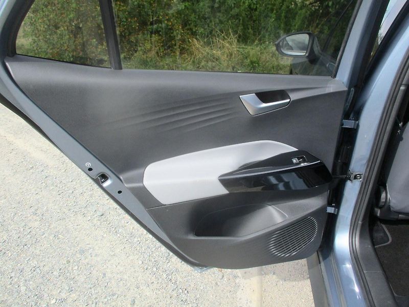 Volkswagen ID.3 MAX PRO PERFORM 150kW TEP.ČERP - fotka 37 z 49