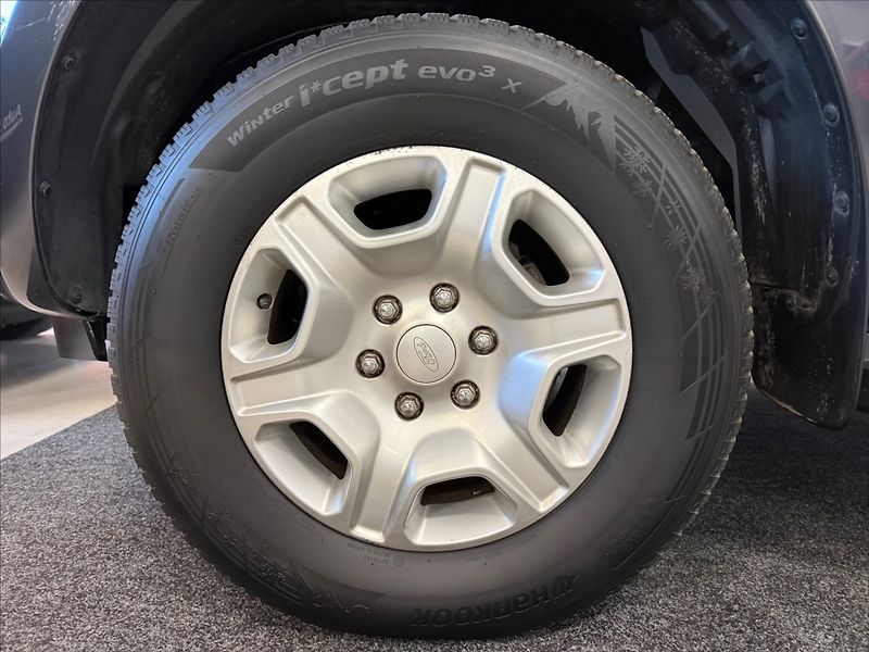 Ford Ranger 3,2 Limited,1maj,man,po servis - fotka 28 z 34