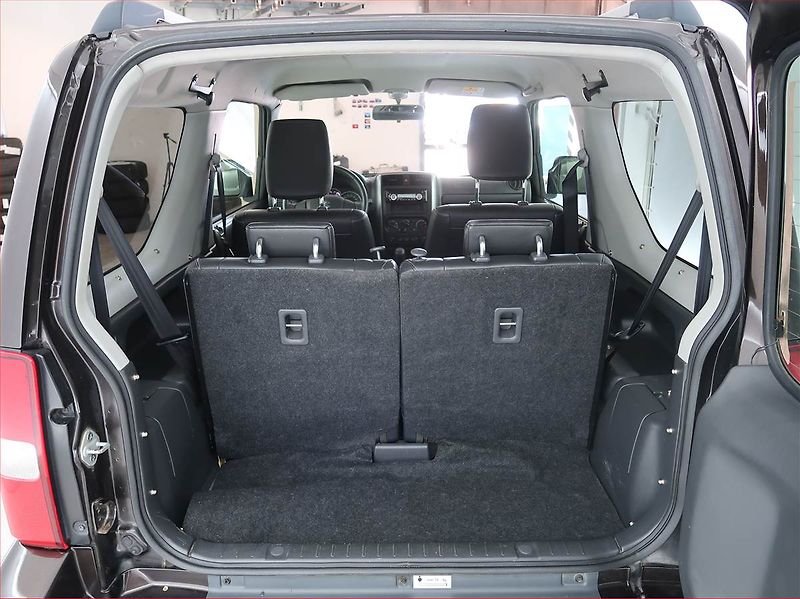 Suzuki Jimny (2018) GL 1.3 16V, 4X4, Serv.kniha - fotka 14 z 17