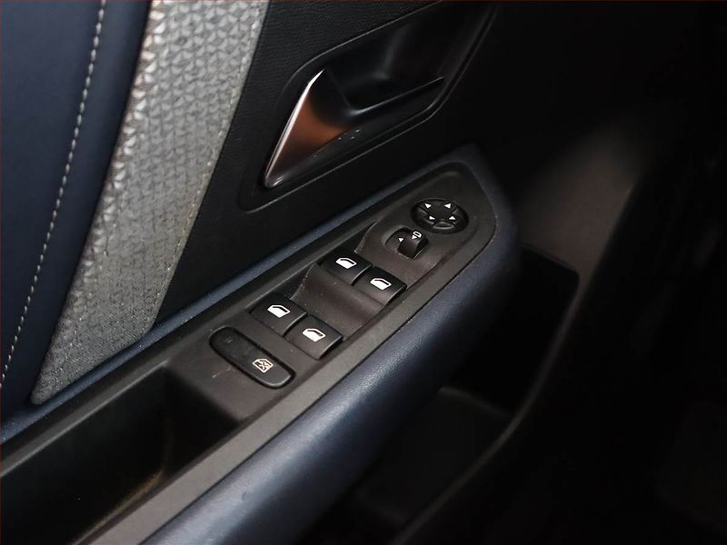 Citroën C4 (2021) 1.2 PureTech, Serv.kniha, Kůže - fotka 16 z 19