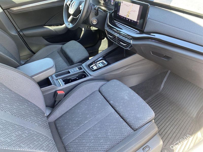 Škoda Octavia (2022) Combi 2.0 TDI DSG Style+ - fotka 8 z 37