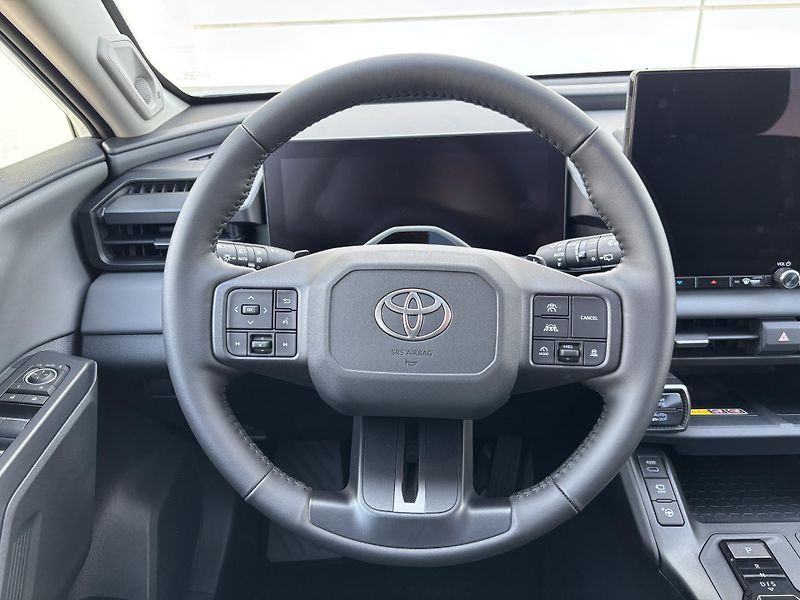 Toyota RAV4 (2026) EXECUTIVE Skyview 2,5 PHEV 4x4 - fotka 5 z 14