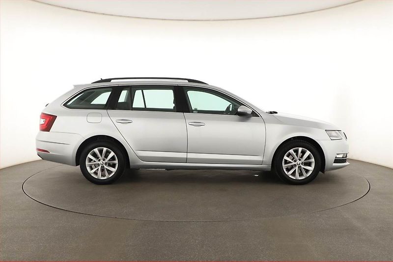 Škoda Octavia (2019) 1.5 TSI G-TEC, Automat - fotka 6 z 19