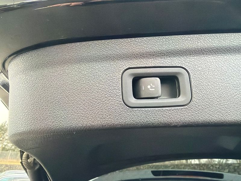 Mercedes-Benz GLE 400d 4MATIC - fotka 28 z 29