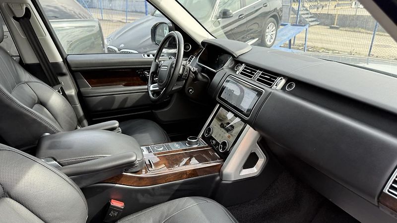 Land Rover Range Rover (2022) D350,VOGUE,ZÁRUKA - fotka 42 z 42