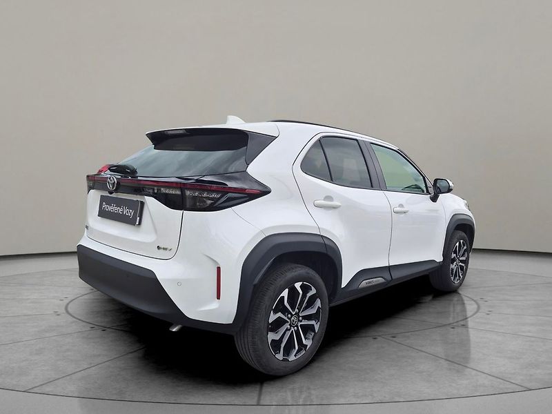 Toyota Yaris Cross 1,5 HEV FWD Style - fotka 2 z 18