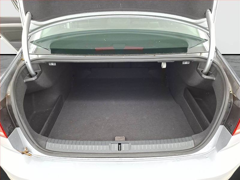 Volkswagen Passat (2022) 2.0 TDI - fotka 14 z 16
