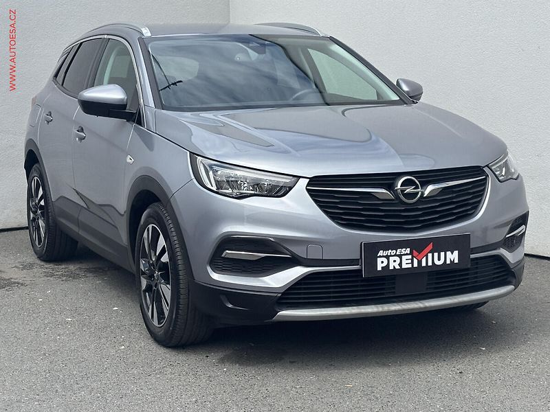 Opel Grandland X (2020) 1.2 PT, Innovation, LED - fotografie inzerátu
