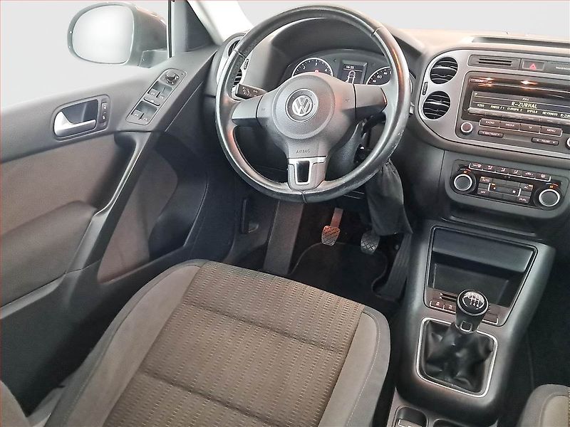 Volkswagen Tiguan (2012) 2.0 TDI, Serv.kniha - fotka 7 z 17