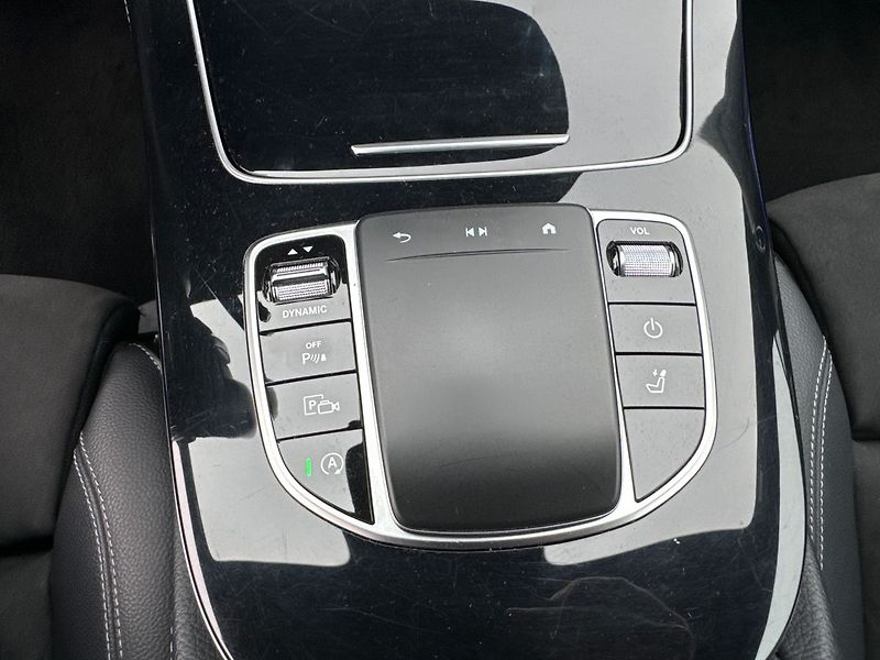 Mercedes-Benz Třídy E 400d 4MATIC kombi AMG paket - fotka 17 z 23