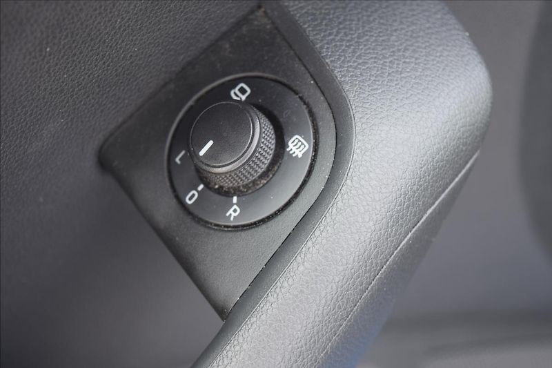 Škoda Octavia 1,4 TSI 110KW NÍZKÉ KM XENONY - fotka 35 z 51