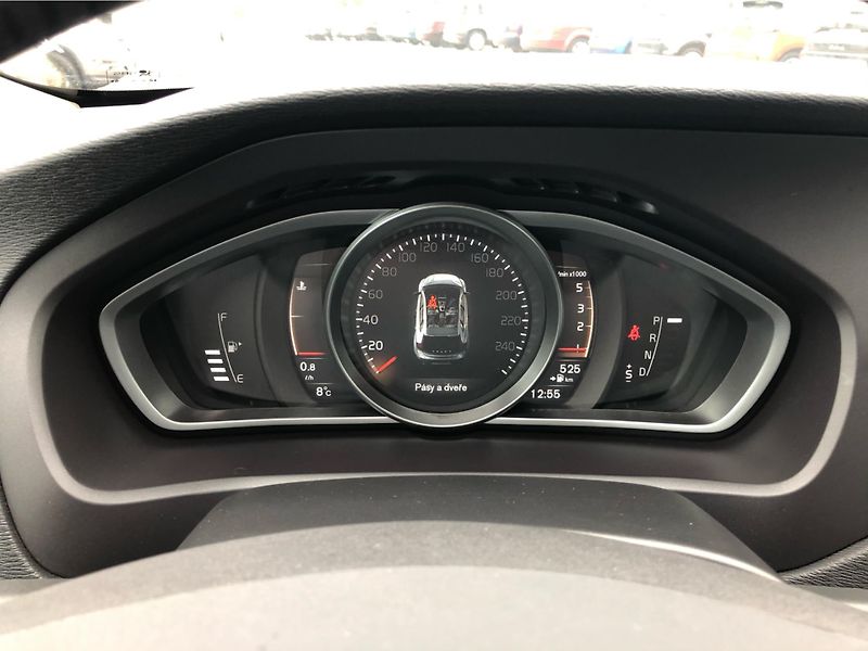 Volvo V40 D3 Cross Country - fotka 17 z 29